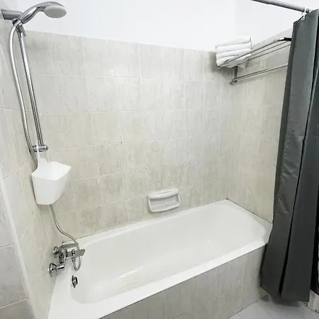 Direct Sea View & Quality Bed - Kings Palace 1 Bed Paphos